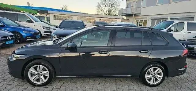 Gebraucht VW Golf VIII Life 116 PS (85 kW) 2022 Grau Kombi
