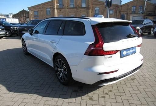 Gebraucht Volvo V60 Plus 197 PS (144 kW) 2025 Weiß Kombi