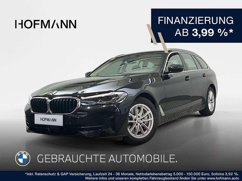 Saphirschwarz metallic Gebraucht 2022 BMW 530 Sport Line Kombi | 38.843 € (Guter Preis) - Bild 1/2