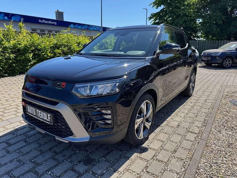 Gebraucht SsangYong Tivoli 163 PS (119 kW) 2025 Space black mica metallic lak SUV