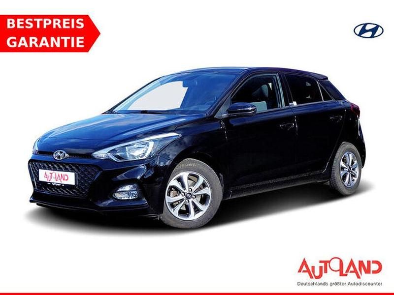 Schwarz Gebraucht 2020 Hyundai i20 Advantage Limousine | 14.950 € (Teuer) - Bild 1/4