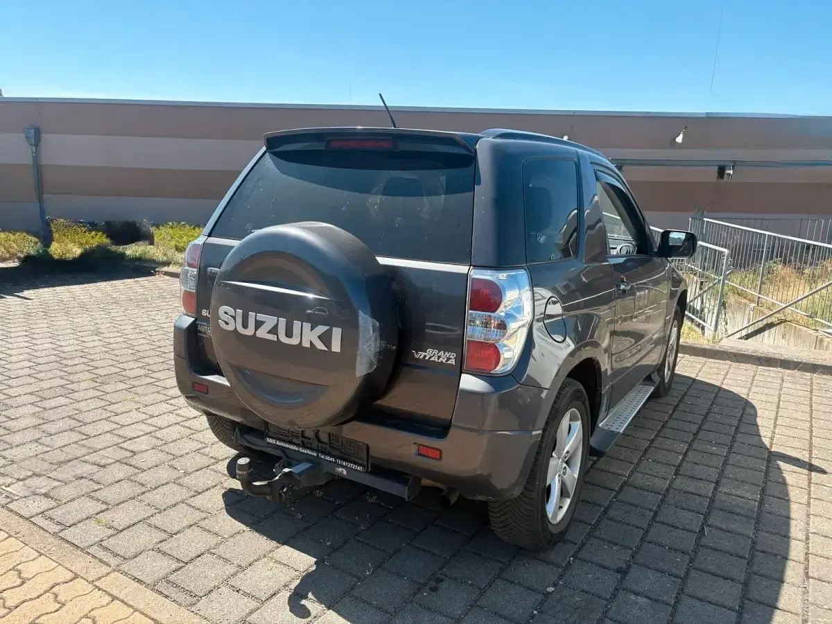 Gebraucht Suzuki Grand Vitara 166 PS (122 kW) 2010 Grau SUV