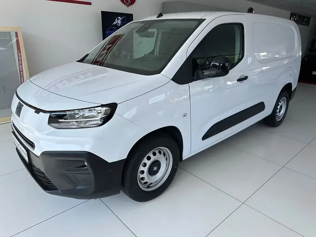 Gebraucht Fiat Doblò 131 PS (96 kW) 2025 Weiß Van / Kleinbus