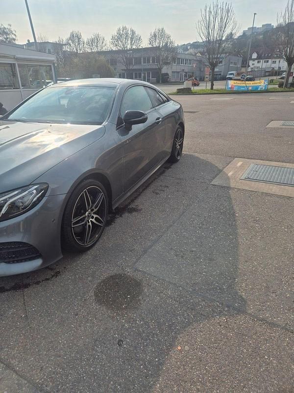Gebraucht Mercedes E200 AMG 184 PS (135 kW) 2018 Grau Coupé