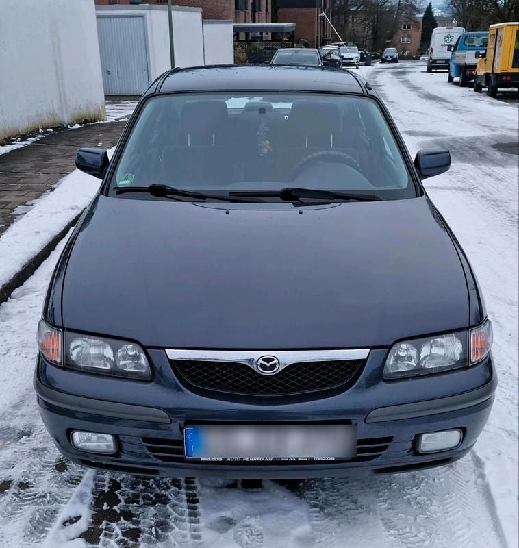 Grau Gebraucht 1999 Mazda 626 Limousine | 1.500 € (Fairer Preis) - Bild 1/4