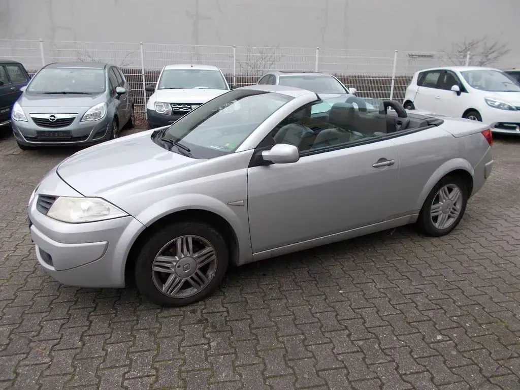 Gebraucht Renault Mégane Cabriolet Dynamique 135 PS (99 kW) 2008 Grau Cabrio