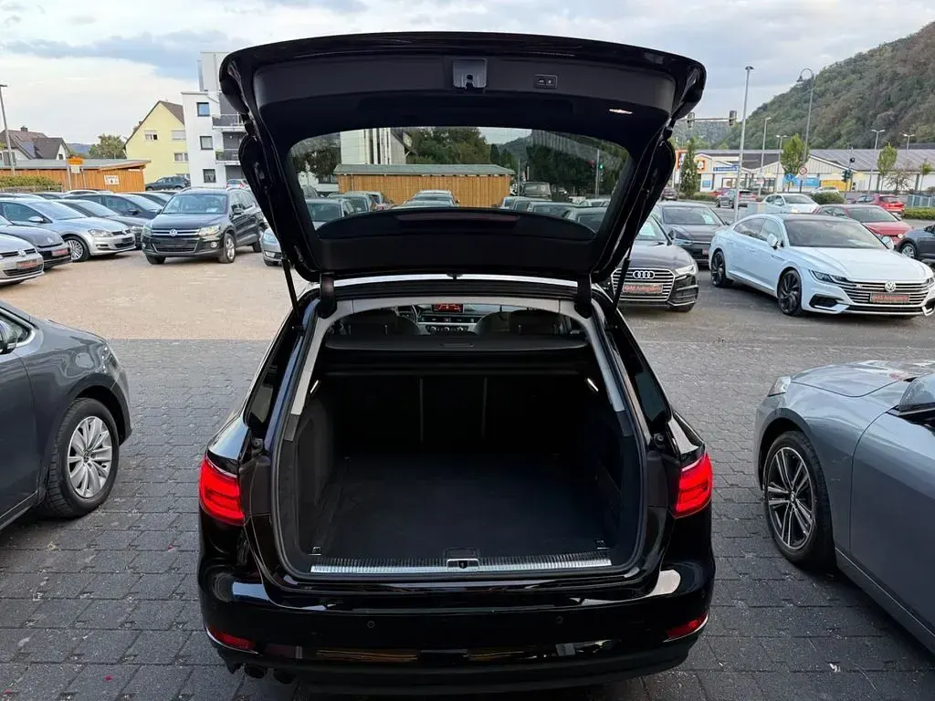 Gebraucht Audi A4 Sport 190 PS (139 kW) 2018 Schwarz Kombi
