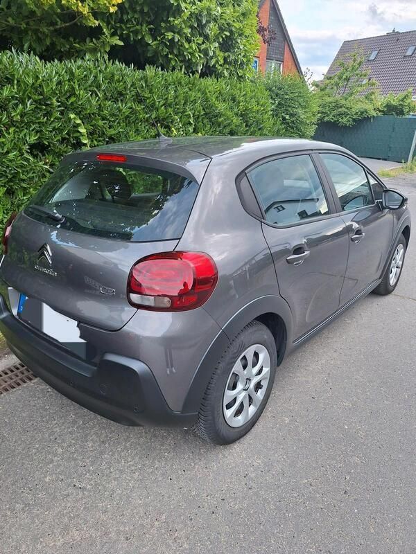 Grau Gebraucht 2018 Citroën C3 PureTech Kleinwagen | 9.900 € (Etwas zu teuer) - Bild 1/4