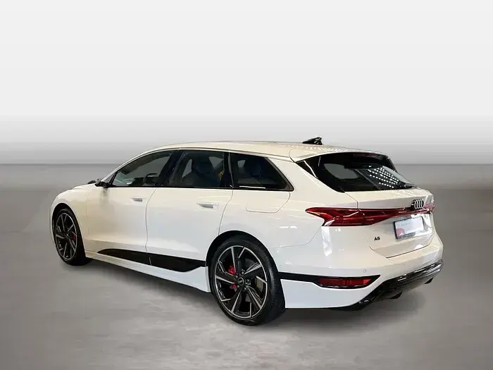 Gebraucht Audi A6 e-tron Ambiente 314 kW (428 PS) 2025 Gletscherweiß metallic Kombi