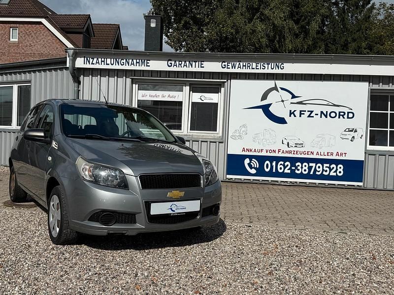 Grau Gebraucht 2011 Chevrolet Aveo Limousine | 1.990 € (Fairer Preis) - Bild 1/4