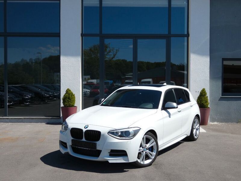 Alpinweiss iii Gebraucht 2014 BMW 135 Performance Kleinwagen | 17.750 € (Guter Preis) - Bild 1/4