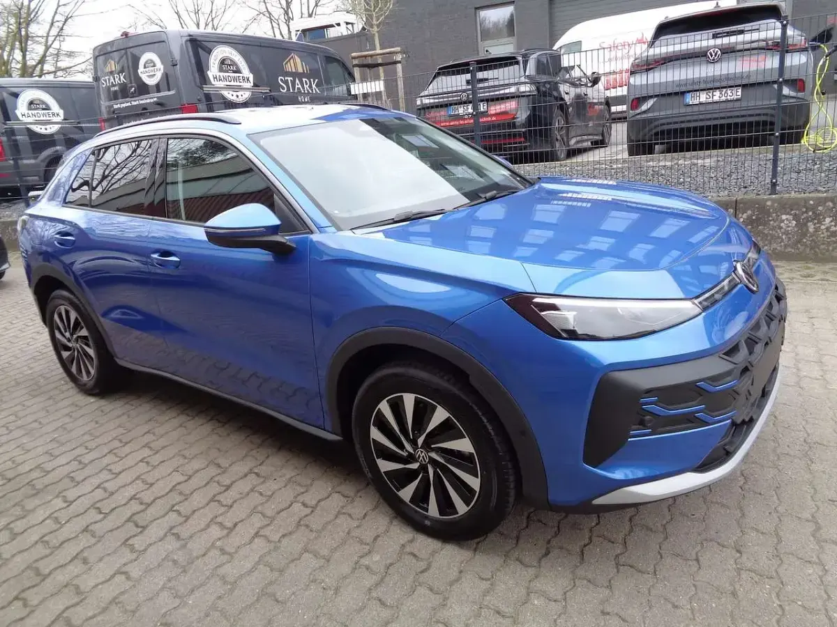 Neu VW T-Roc Cabriolet Life 150 PS (110 kW) 2026 Blau SUV