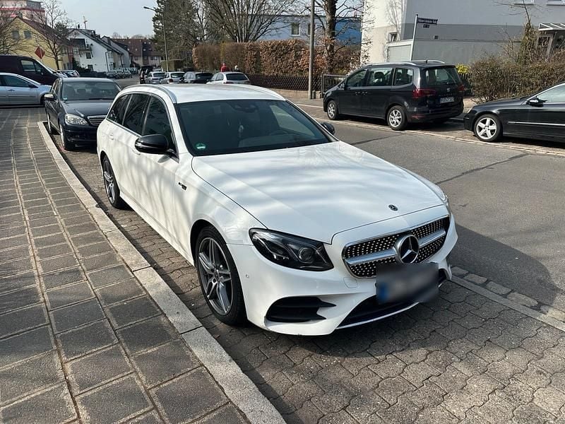 Gebraucht Mercedes E220 AMG 194 PS (142 kW) 2017 Weiß Kombi