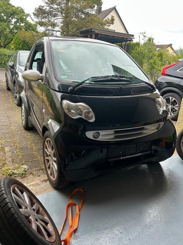 Schwarz Gebraucht 2006 Smart ForTwo Coupé Coupé | 1.950 € (Superpreis) - Bild 1/4