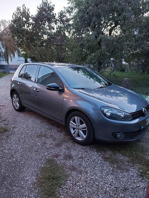 Grau Gebraucht 2012 VW Golf Match Limousine | 6.300 € (Fairer Preis) - Bild 1/4