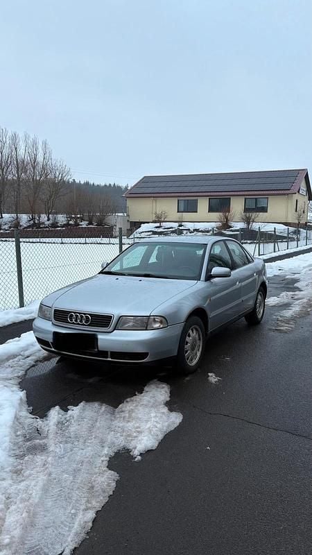 Silber Gebraucht 1998 Audi A4 Limousine | 800 € (Superpreis) - Bild 1/4