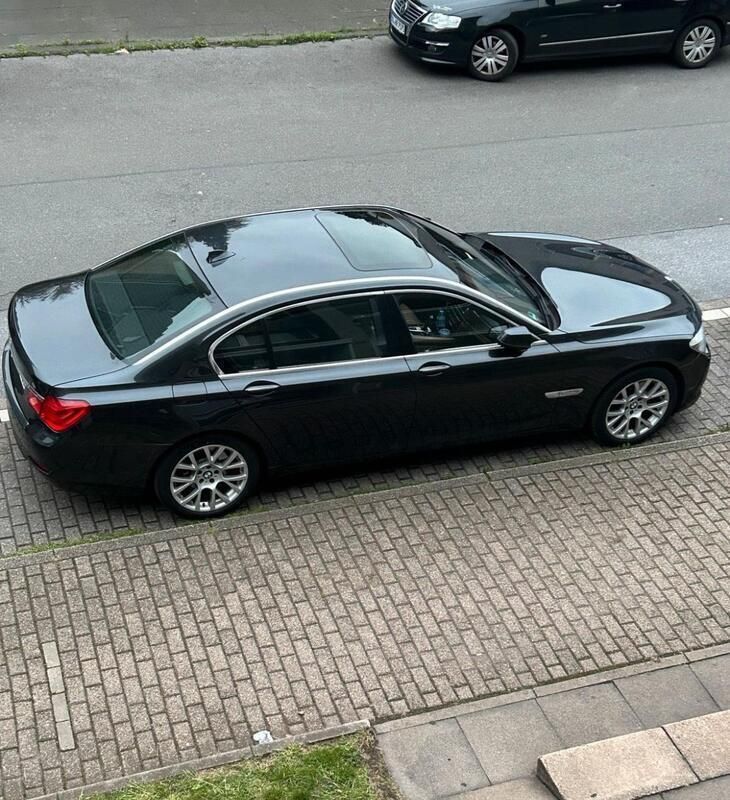 Andere außenfarben Gebraucht 2011 BMW 730L Limousine | 13.000 € (Superpreis) - Bild 1/4