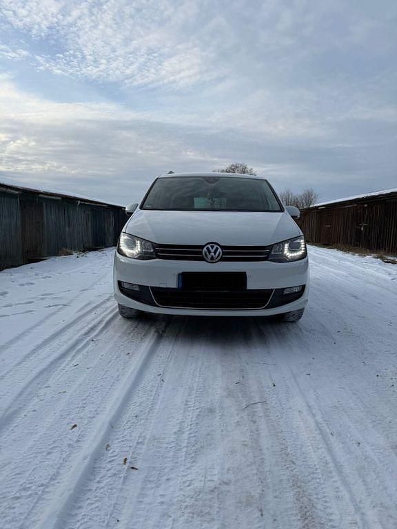 Gebraucht VW Sharan Allstar 150 PS (110 kW) 2016 Weiß Van / Kleinbus