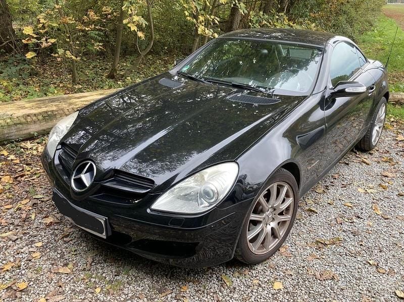 Schwarz Gebraucht 2007 Mercedes SLK200 Cabrio | 7.700 € (Fairer Preis) - Bild 1/4