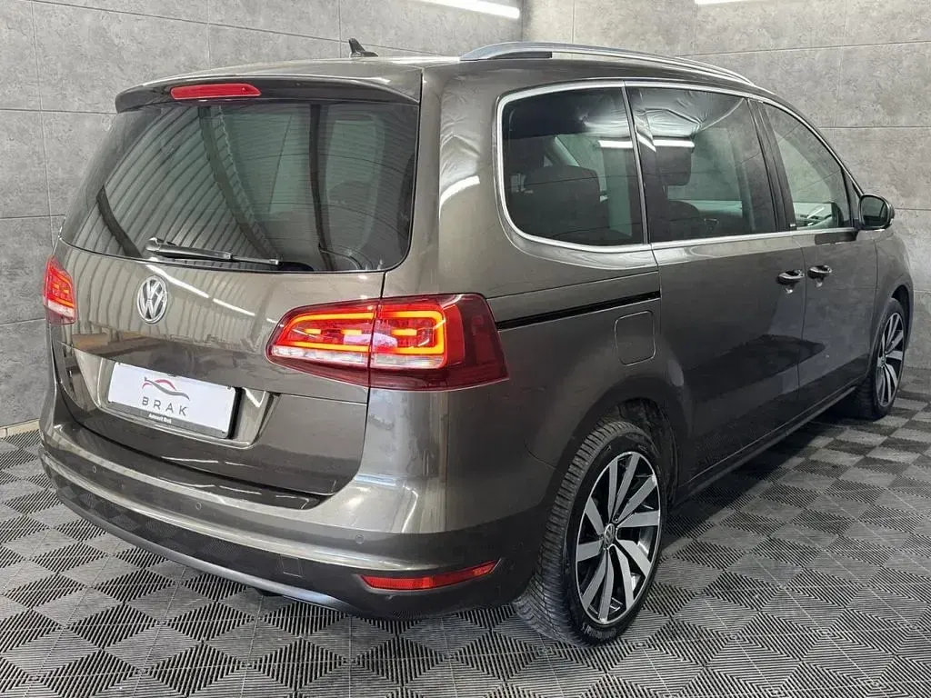 Gebraucht VW Sharan 150 PS (110 kW) 2017 Braun Van / Kleinbus