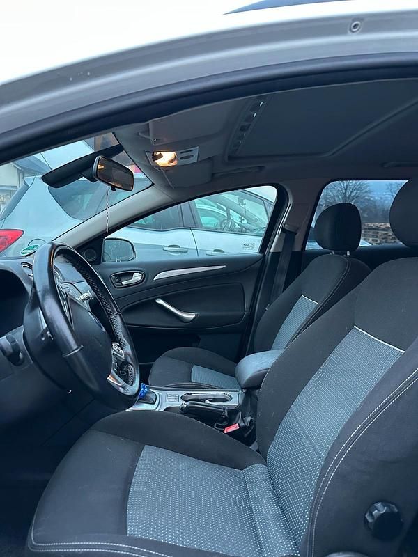 Gebraucht Ford Mondeo Titanium 140 PS (102 kW) 2009 Weiß Kombi