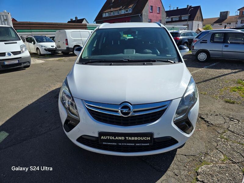 Weiß Gebraucht 2012 Opel Zafira Tourer Innovation Van / Kleinbus | 4.150 € (Superpreis) - Bild 1/4