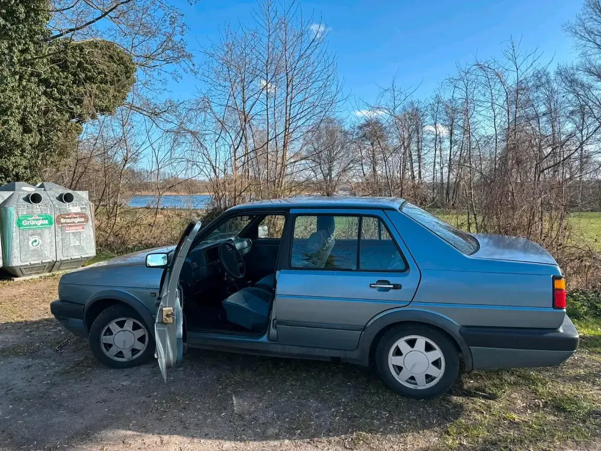 Gebraucht VW Jetta 90 PS (66 kW) 1989 Blau Limousine