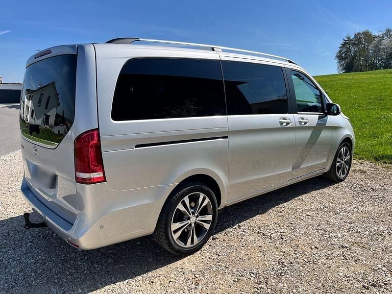 Gebraucht Mercedes V250 Avantgarde Edition 190 PS (139 kW) 2016 Silber Van / Kleinbus