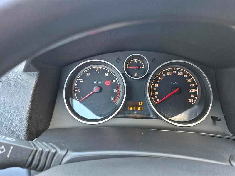 Używany Opel Astra 90 KM (66 kW) 2005 Sedan/Limuzyna
