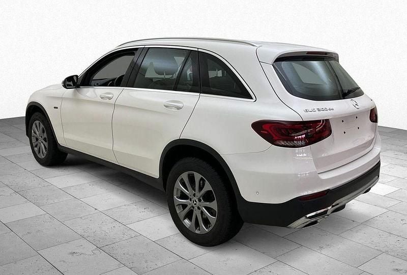 Gebraucht Mercedes GLC300e Exclusive 306 PS (225 kW) 2021 Polarweiss SUV