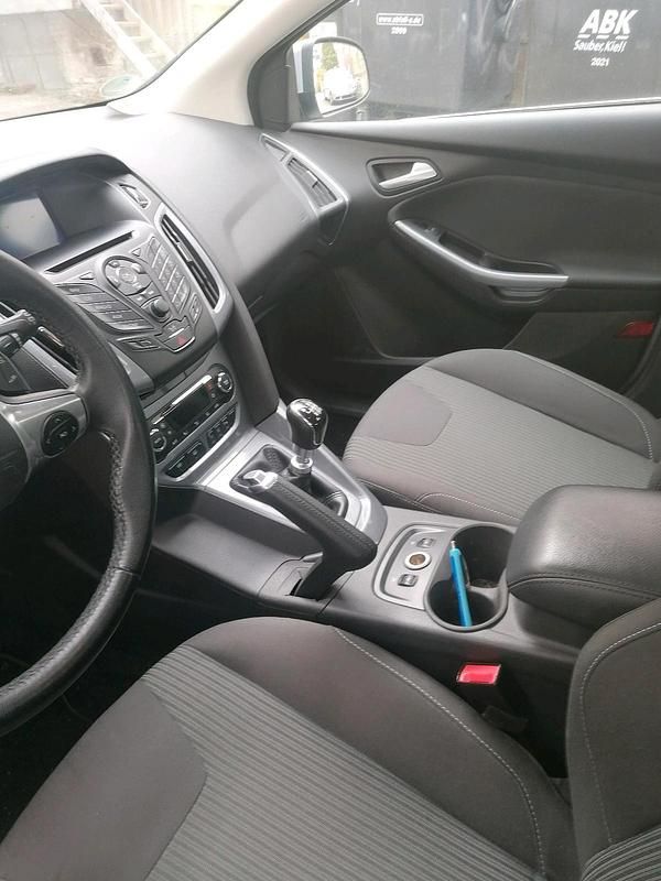 Gebraucht Ford Focus 101 PS (74 kW) 2011 Kombi