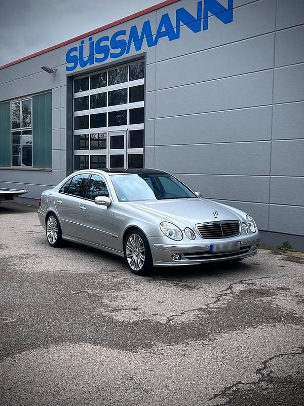 Gebraucht Mercedes E200 163 PS (119 kW) 2005 Silber Limousine