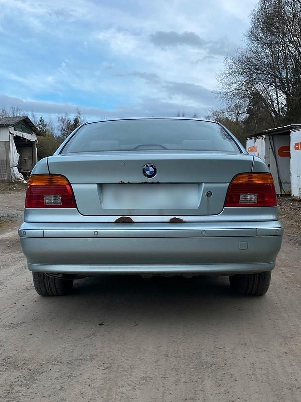 Gebraucht BMW 525 163 PS (119 kW) 2002 Silber Limousine