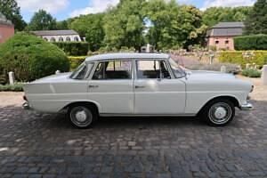 Gebraucht Mercedes 200 55 PS (40 kW) 1966 Weiß Limousine