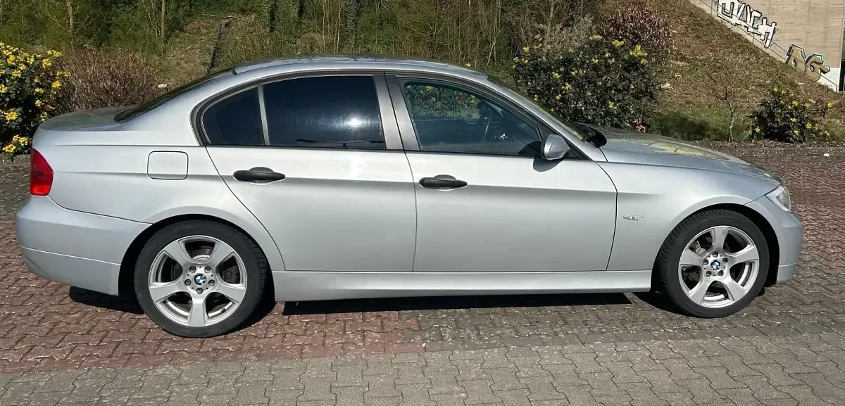 Gebraucht BMW 318 129 PS (94 kW) 2005 Silber Limousine