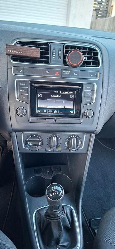 Gebraucht VW Polo Comfortline 60 PS (44 kW) 2017 Schwarz Kleinwagen