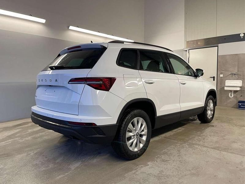 Neu Skoda Karoq Selection 150 PS (110 kW) 2026 [2y2y] moon white perle... SUV