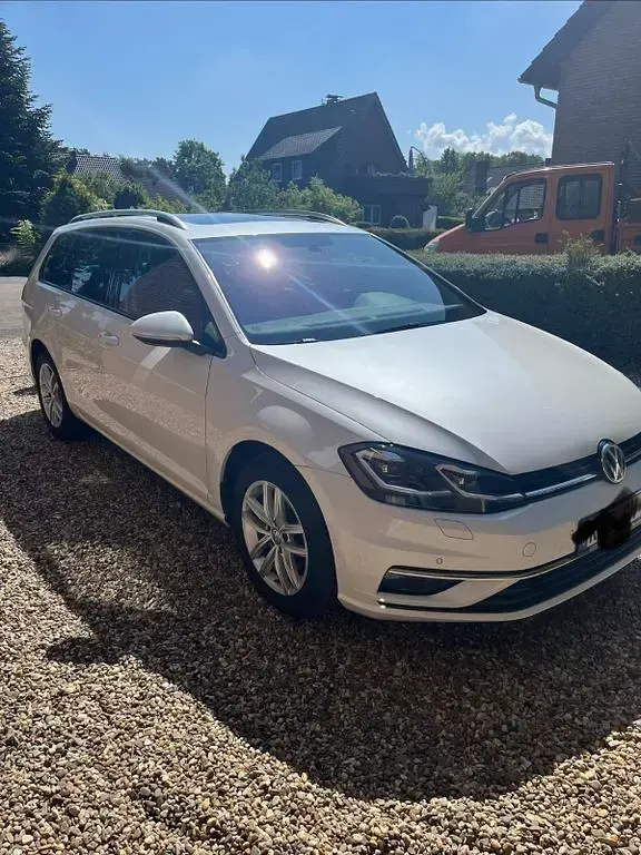 Gebraucht VW Golf VII Comfortline 116 PS (85 kW) 2018 Weiß Kombi