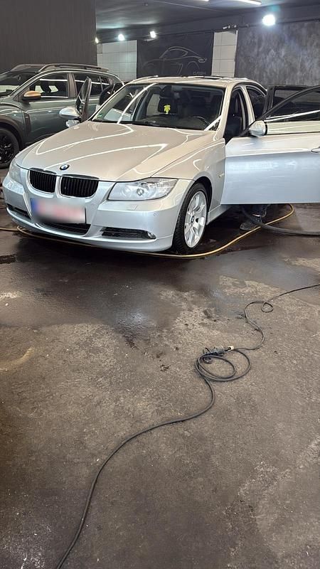 Gebraucht BMW 320 150 PS (110 kW) 2005 Silber Limousine