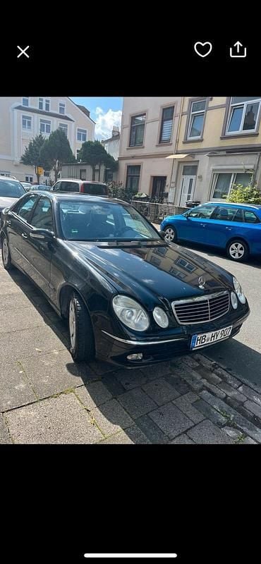 Schwarz Gebraucht 2004 Mercedes 200 Avantgarde Limousine | 3.500 € (Fairer Preis) - Bild 1/4