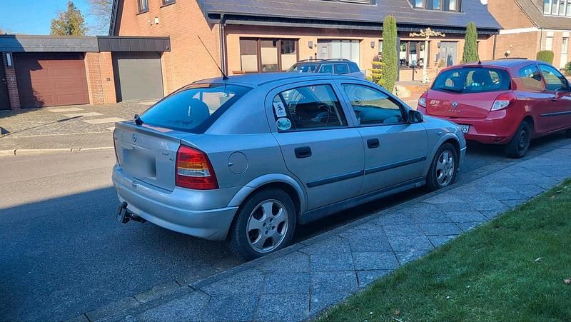 Gebraucht Opel Astra 84 PS (61 kW) 2000 Grau Coupé