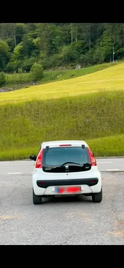 Gebraucht Peugeot 107 Filou 68 PS (50 kW) 2010 Weiß Kleinwagen