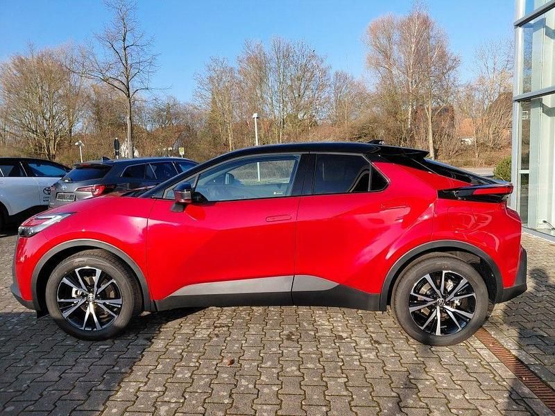 Neu Toyota C-HR 197 PS (144 kW) 2025 Rot SUV