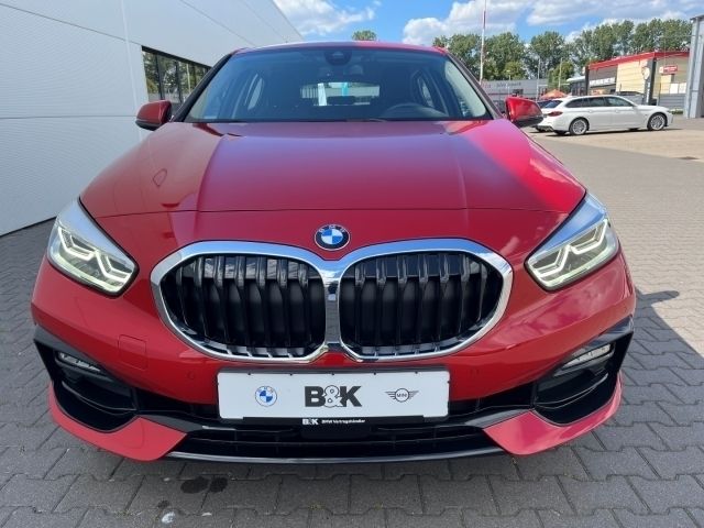 Gebraucht BMW 118 Sport Line 150 PS (110 kW) 2021 Rot metallic melbournerot metallicrot Kleinwagen