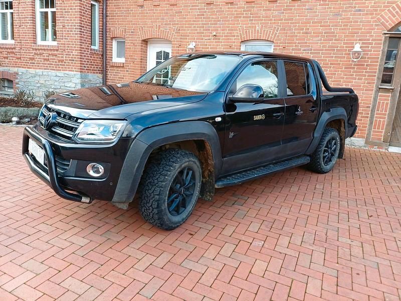 Schwarz Gebraucht 2016 VW Amarok Black Edition Abholung | 26.000 € (Teuer) - Bild 1/4