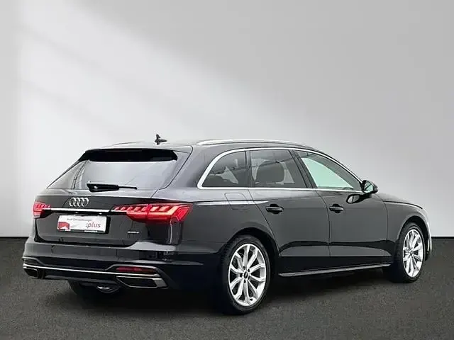 Second-hand Audi A4 Advanced Plus 204 CP (150 kW) 2023 Negru Break