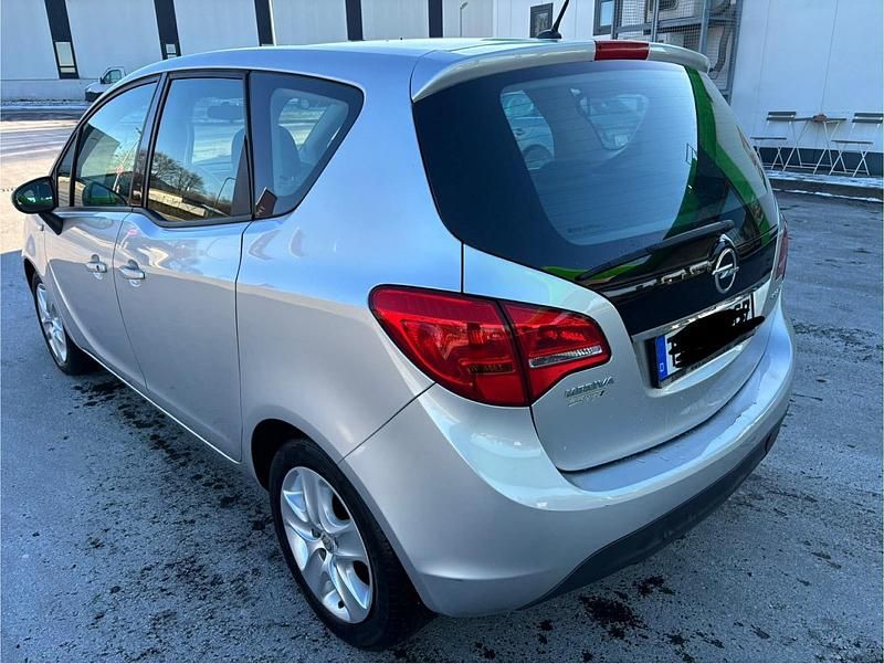 Silber Gebraucht 2011 Opel Meriva Van / Kleinbus | 3.290 € (Superpreis) - Bild 1/4