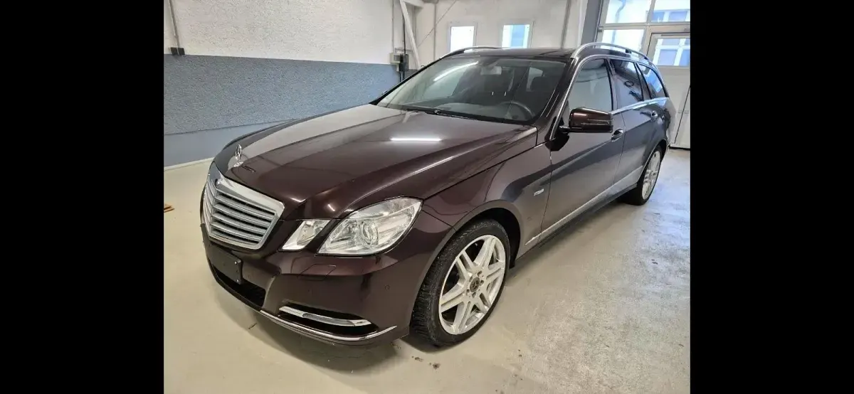 Gebraucht Mercedes E250 Elegance 204 PS (150 kW) 2011 Braun Kombi