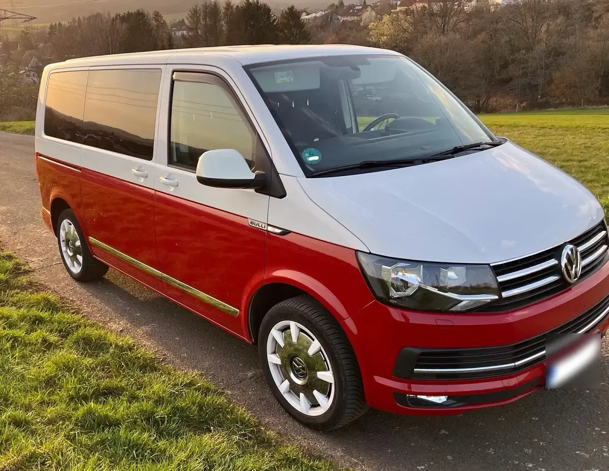Używany VW T6 2017 Czerwony Van