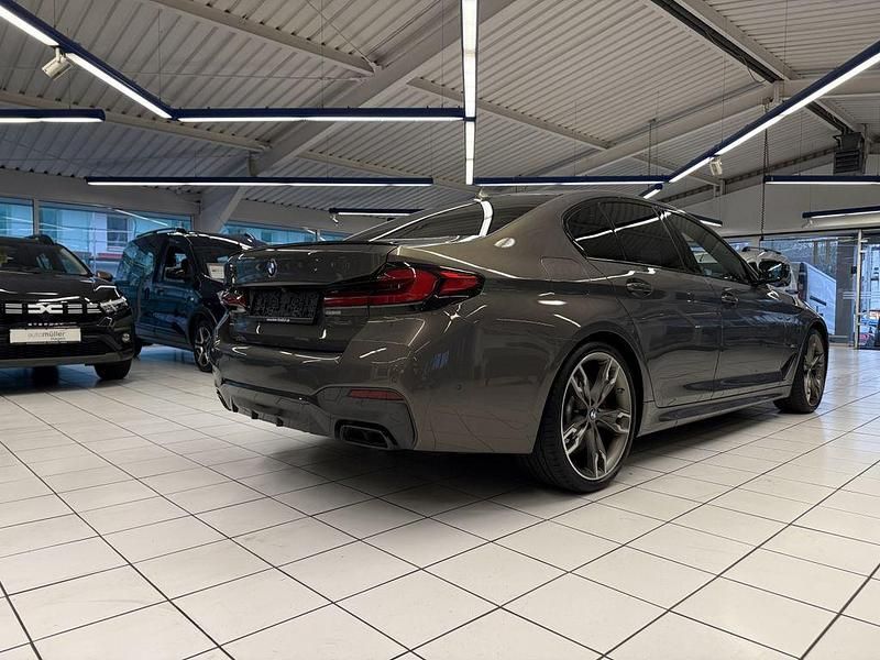Gebraucht BMW M550 Performance 530 PS (389 kW) 2022 Grau Limousine